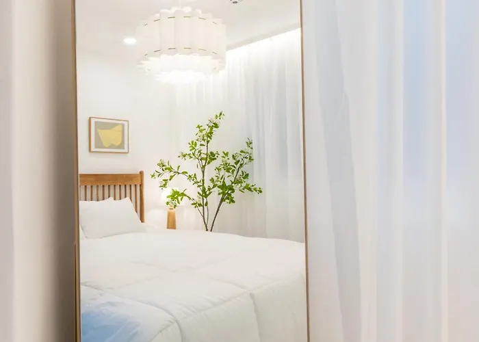 신규할인, Free Luggage Storage, Gangnam, Yeoksam, Near Gangnam Station, Gangnam Plastic Surgery Clinics, Garosu-gil, Apgujeong Rodeo Street, Coex Mall, Gangnam Wedding Venues, Airport Bus Access Apartment Seoul