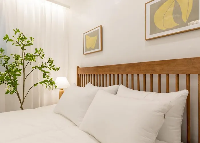 신규할인, Free Luggage Storage, Gangnam, Yeoksam, Near Gangnam Station, Gangnam Plastic Surgery Clinics, Garosu-gil, Apgujeong Rodeo Street, Coex Mall, Gangnam Wedding Venues, Airport Bus Access Apartment *