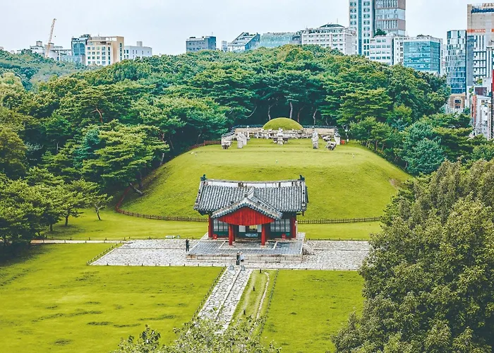 신규할인, Free Luggage Storage, Gangnam, Yeoksam, Near Gangnam Station, Gangnam Plastic Surgery Clinics, Garosu-gil, Apgujeong Rodeo Street, Coex Mall, Gangnam Wedding Venues, Airport Bus Access