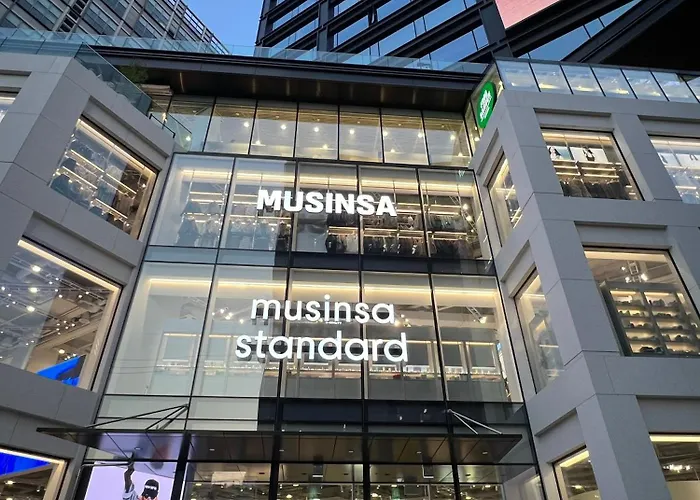 Apartment 신규할인, Free Luggage Storage, Gangnam, Yeoksam, Near Gangnam Station, Gangnam Plastic Surgery Clinics, Garosu-gil, Apgujeong Rodeo Street, Coex Mall, Gangnam Wedding Venues, Airport Bus Access